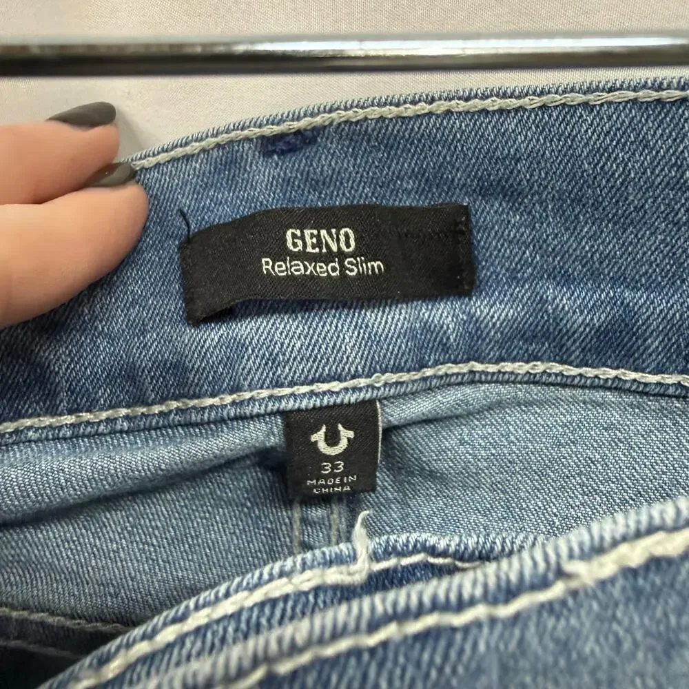 True Religion Geno Relaxed Slim Blue Light Wash Denim Tailored Inseam 33